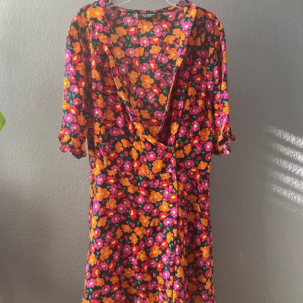 Zara floral tea dress 🌷